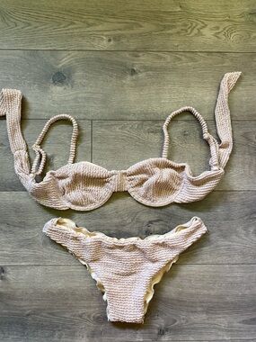 Textured Cream Women's Bikini Set - Stylish Two-Piece Swimwear